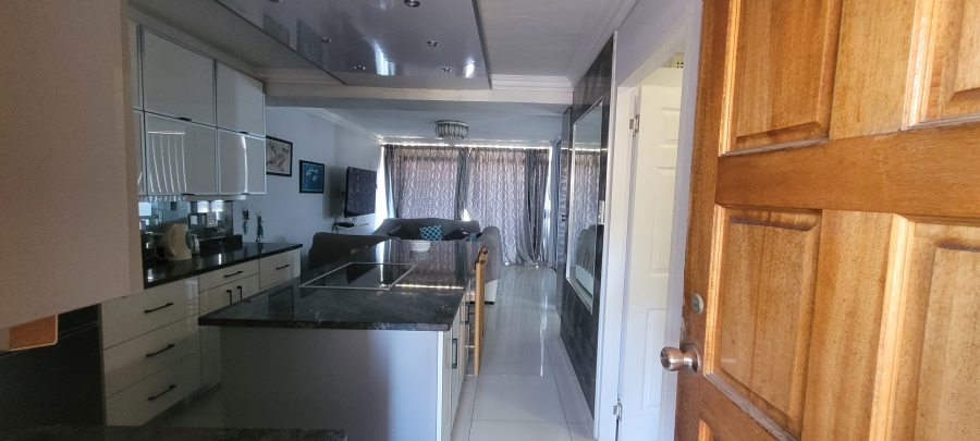 To Let 2 Bedroom Property for Rent in Amanzimtoti KwaZulu-Natal