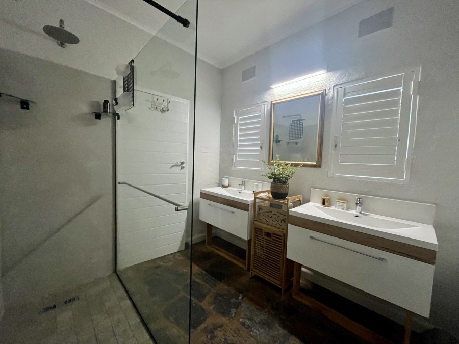 To Let 4 Bedroom Property for Rent in Sheffield Beach KwaZulu-Natal