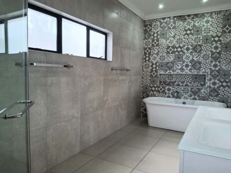To Let 3 Bedroom Property for Rent in Salt Rock KwaZulu-Natal