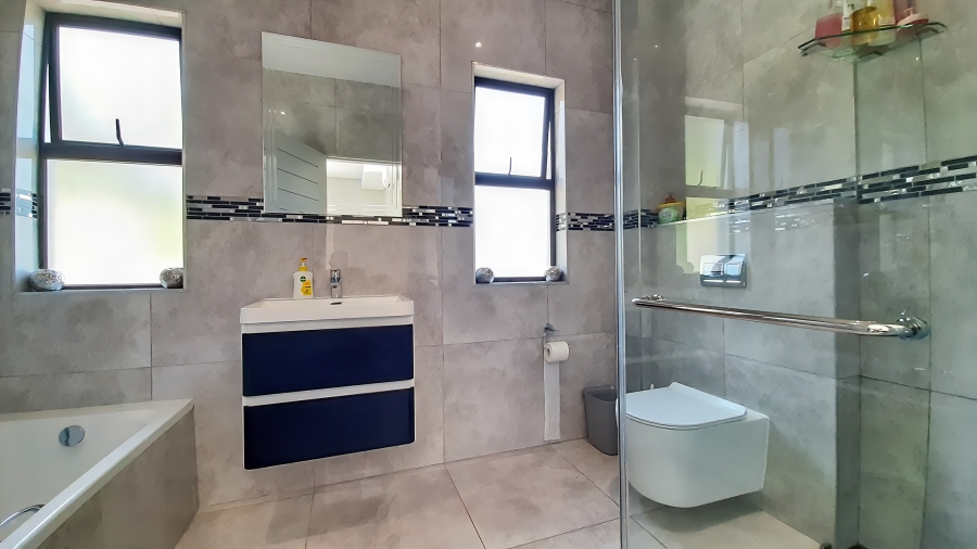 4 Bedroom Property for Sale in Seaward Estate KwaZulu-Natal