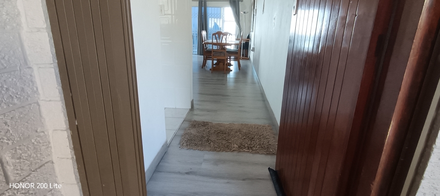 To Let 2 Bedroom Property for Rent in Manaba Beach KwaZulu-Natal
