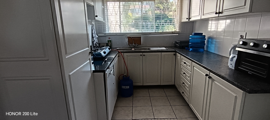 To Let 2 Bedroom Property for Rent in Manaba Beach KwaZulu-Natal