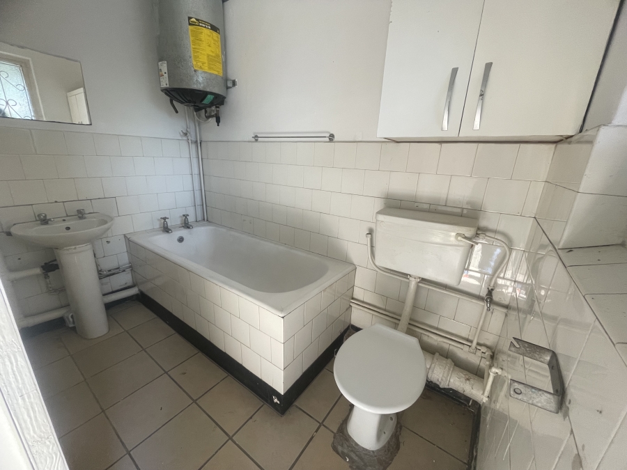 To Let 1 Bedroom Property for Rent in Sea View KwaZulu-Natal