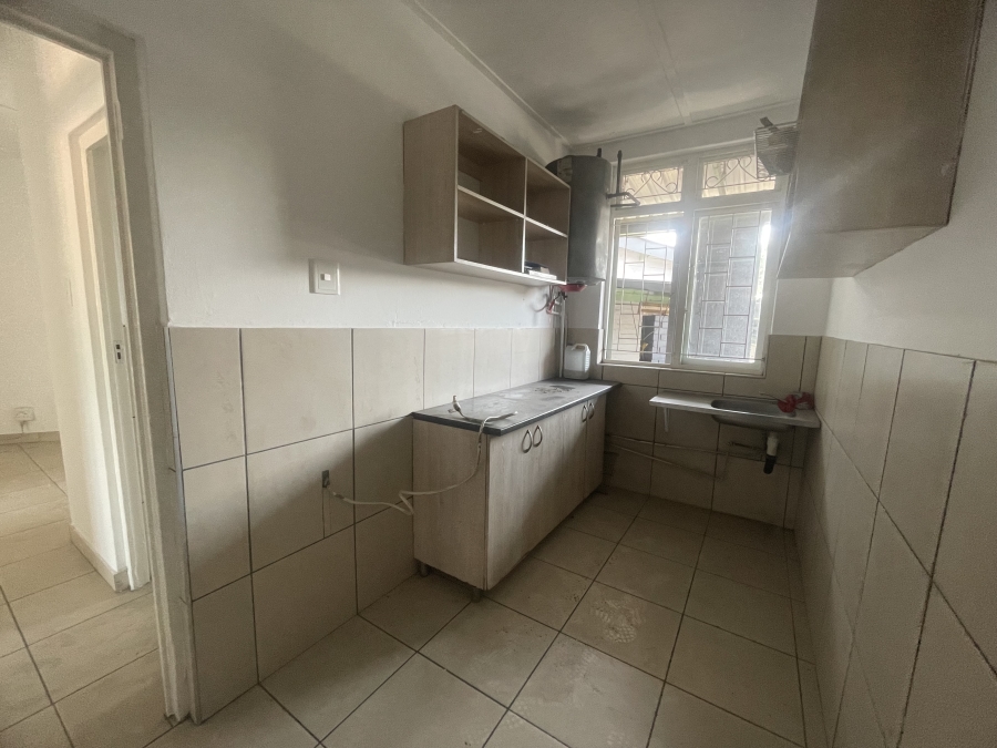To Let 1 Bedroom Property for Rent in Sea View KwaZulu-Natal