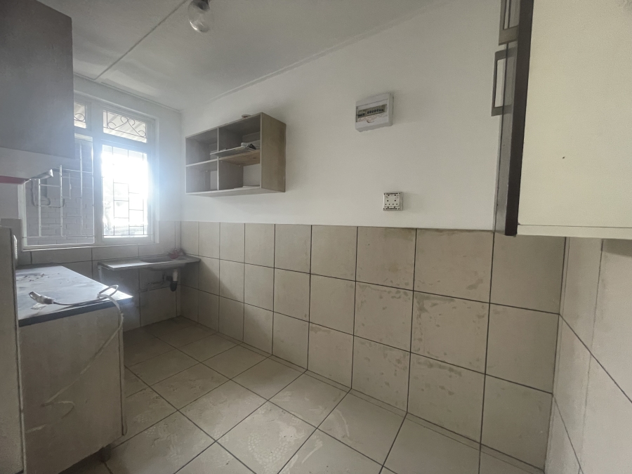 To Let 1 Bedroom Property for Rent in Sea View KwaZulu-Natal