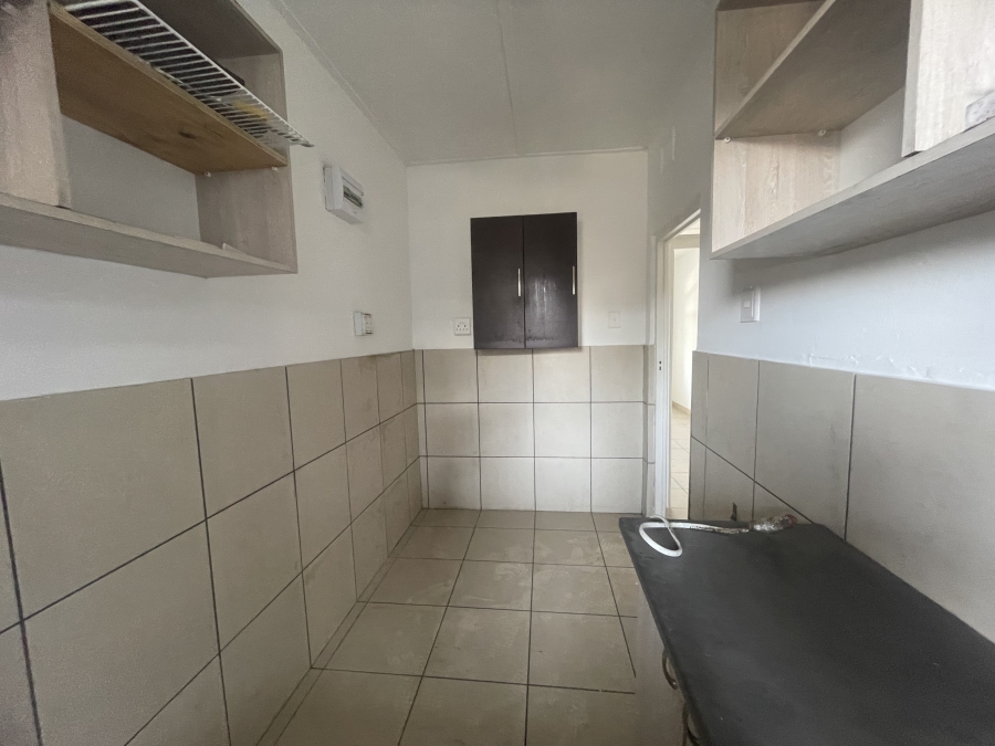 To Let 1 Bedroom Property for Rent in Sea View KwaZulu-Natal