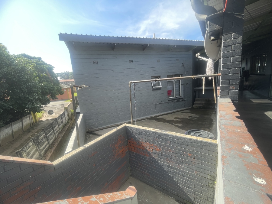 To Let 1 Bedroom Property for Rent in Sea View KwaZulu-Natal