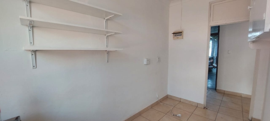 To Let 1 Bedroom Property for Rent in Sea View KwaZulu-Natal