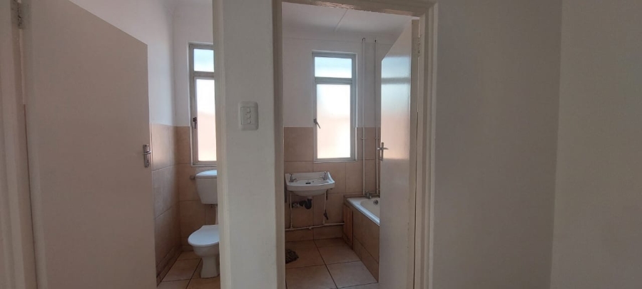To Let 1 Bedroom Property for Rent in Sea View KwaZulu-Natal