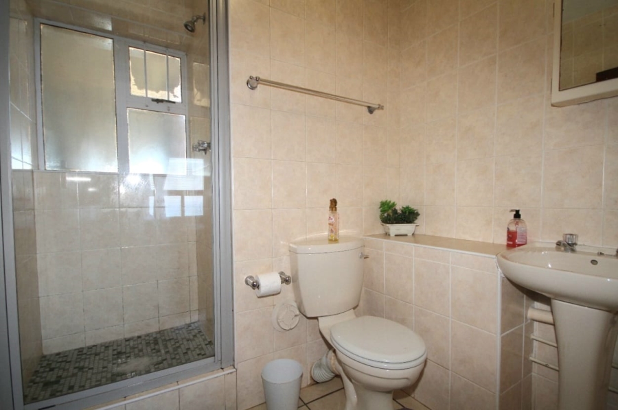 2 Bedroom Property for Sale in Amanzimtoti KwaZulu-Natal
