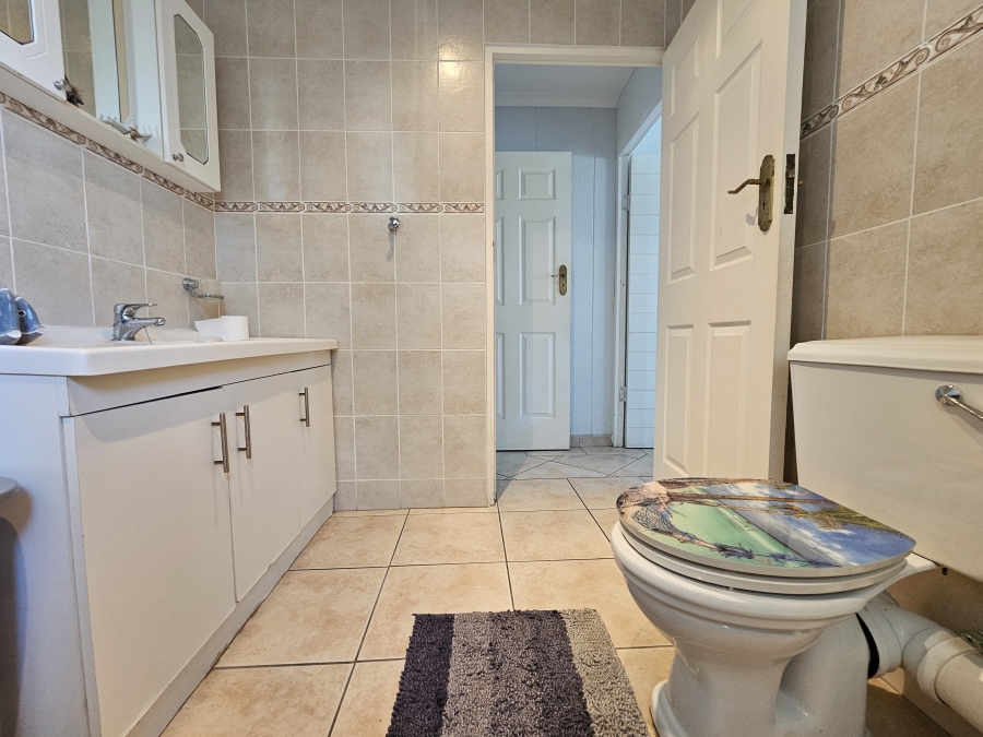 4 Bedroom Property for Sale in Beacon Rocks KwaZulu-Natal