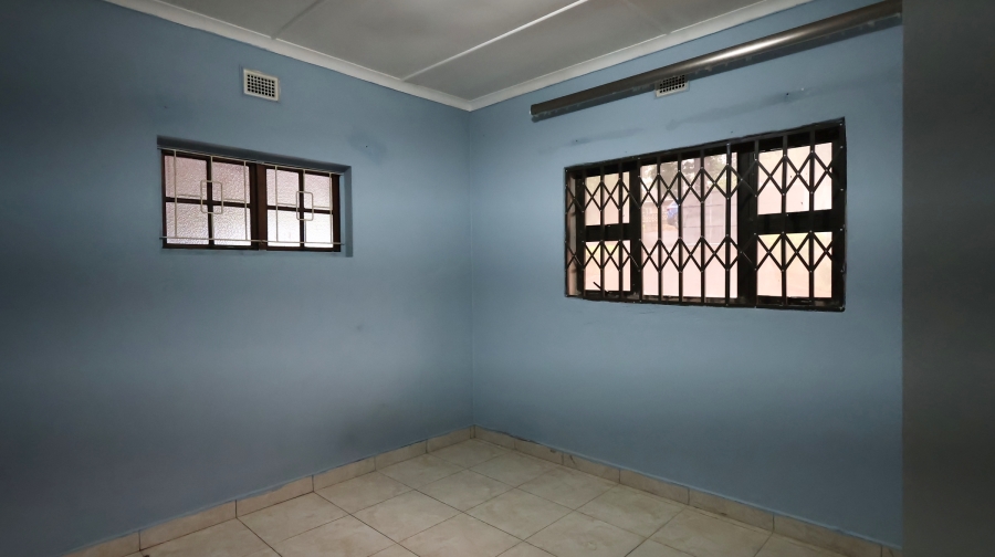 5 Bedroom Property for Sale in Panorama KwaZulu-Natal
