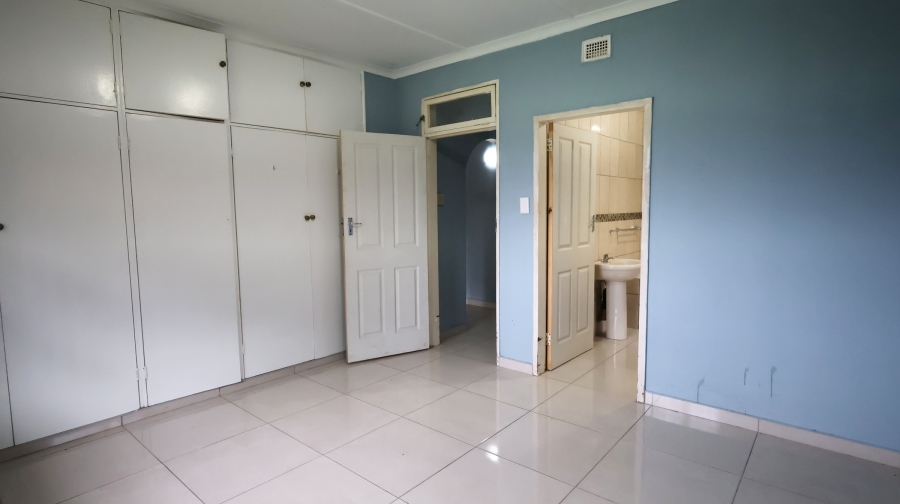 5 Bedroom Property for Sale in Panorama KwaZulu-Natal