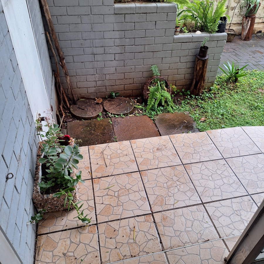 To Let 2 Bedroom Property for Rent in Essenwood KwaZulu-Natal