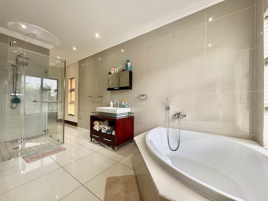 To Let 4 Bedroom Property for Rent in Ballito Central KwaZulu-Natal