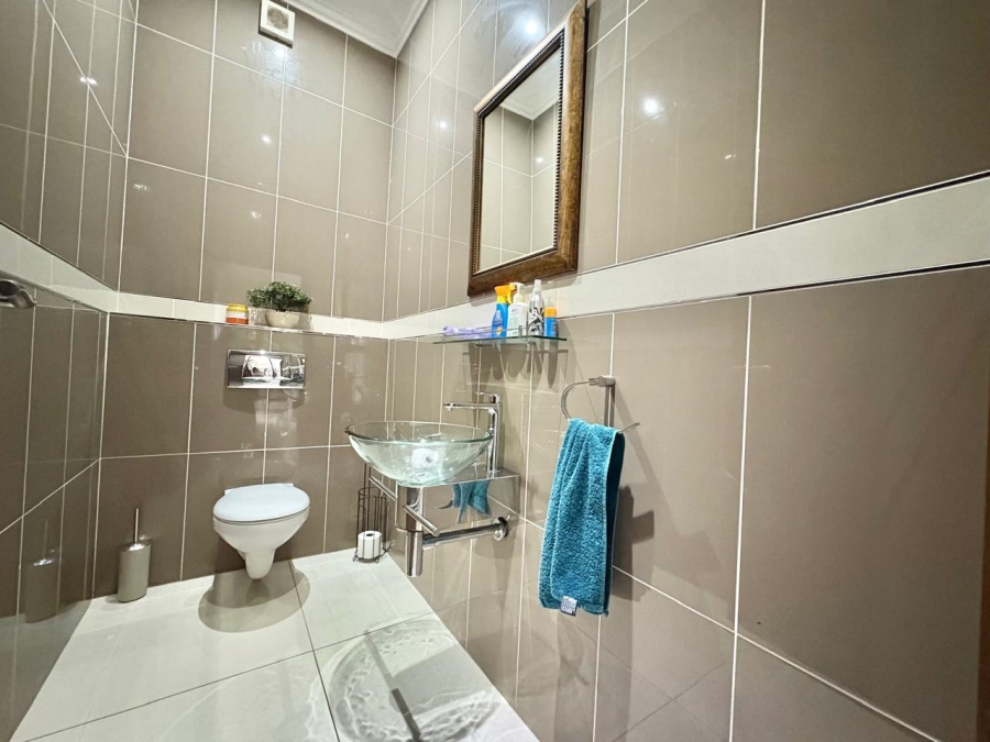To Let 4 Bedroom Property for Rent in Ballito Central KwaZulu-Natal
