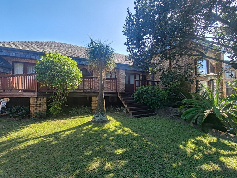 8 Bedroom Property for Sale in Umtentweni KwaZulu-Natal