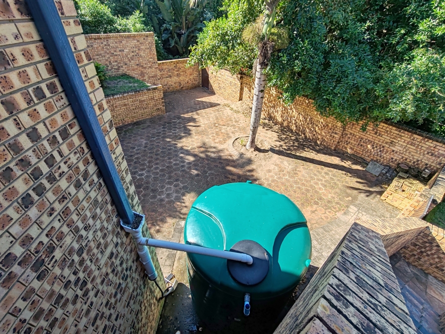 8 Bedroom Property for Sale in Umtentweni KwaZulu-Natal
