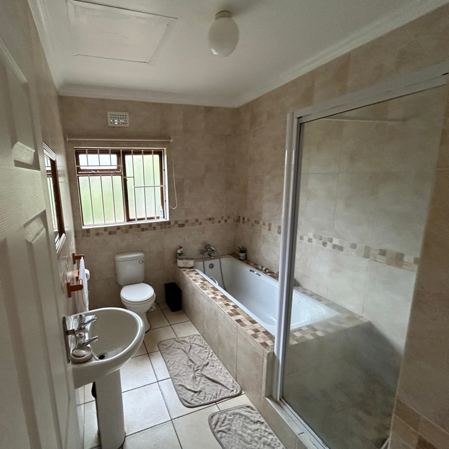 To Let 3 Bedroom Property for Rent in Margate KwaZulu-Natal