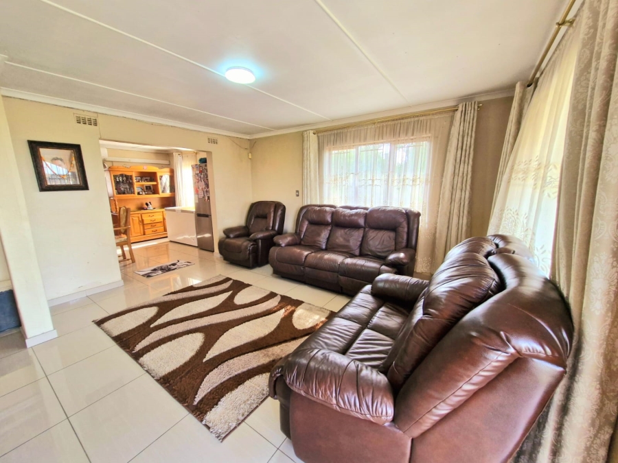 3 Bedroom Property for Sale in Dawncrest KwaZulu-Natal