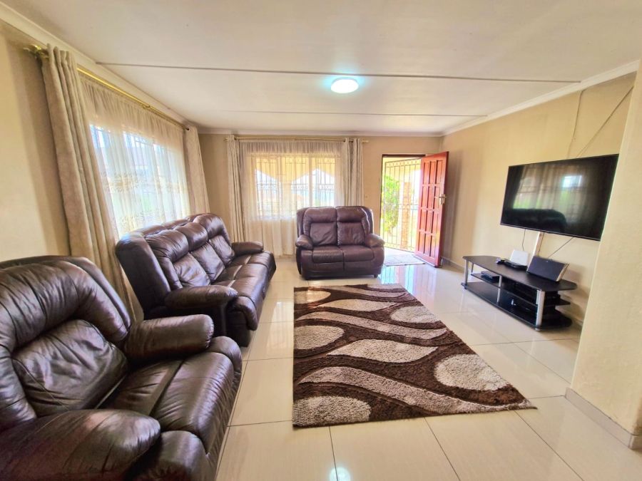 3 Bedroom Property for Sale in Dawncrest KwaZulu-Natal