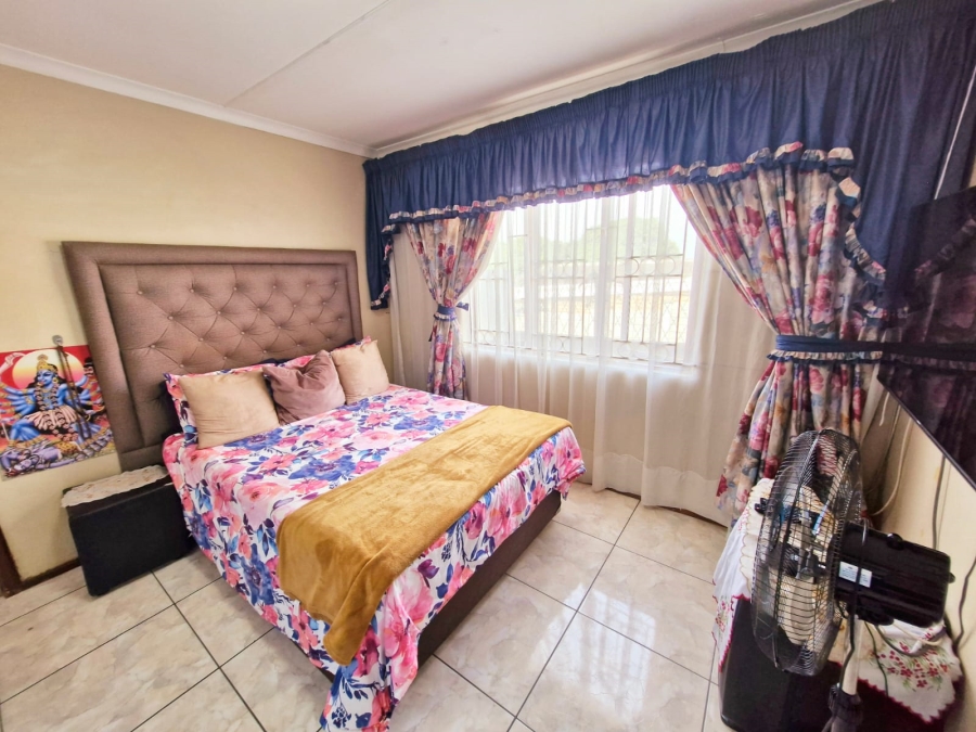 3 Bedroom Property for Sale in Dawncrest KwaZulu-Natal