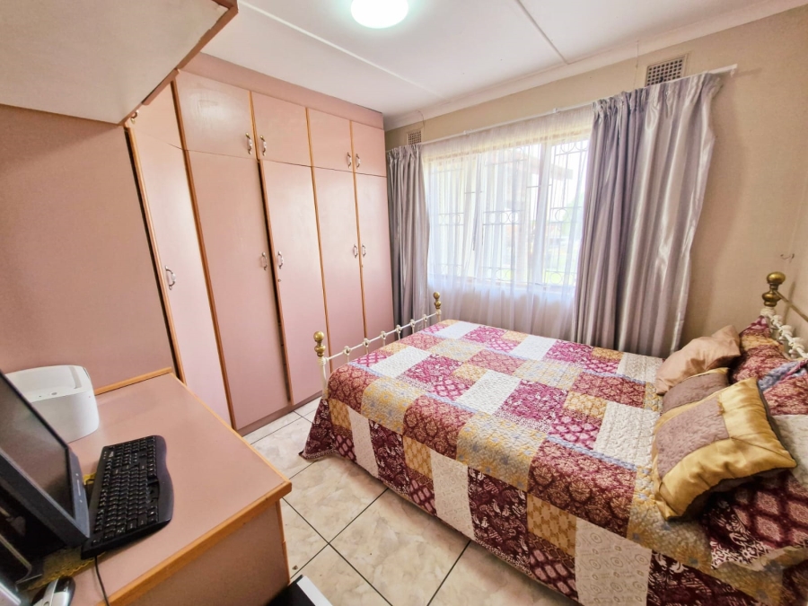 3 Bedroom Property for Sale in Dawncrest KwaZulu-Natal