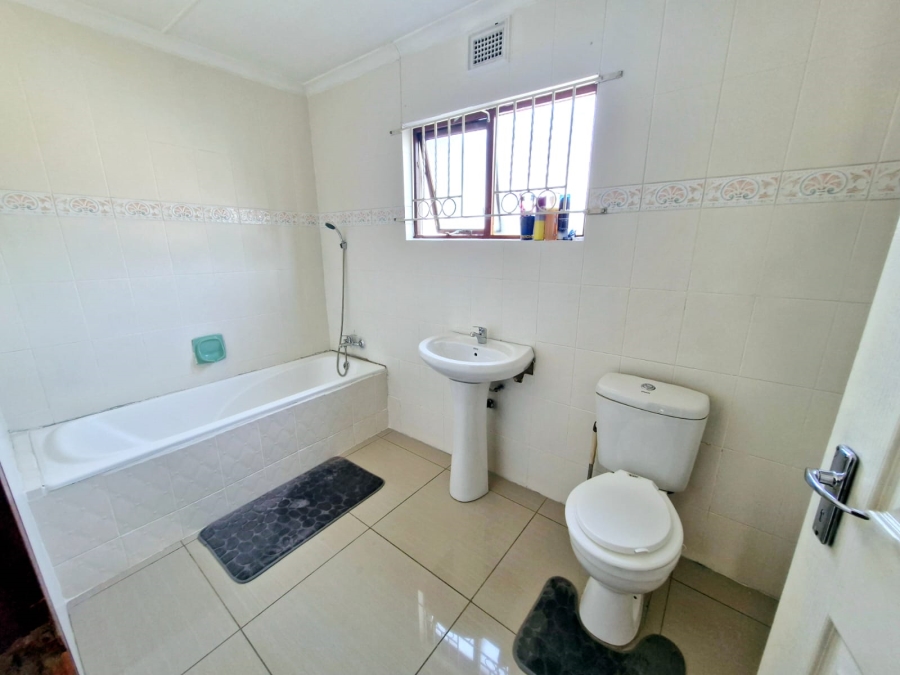 3 Bedroom Property for Sale in Dawncrest KwaZulu-Natal