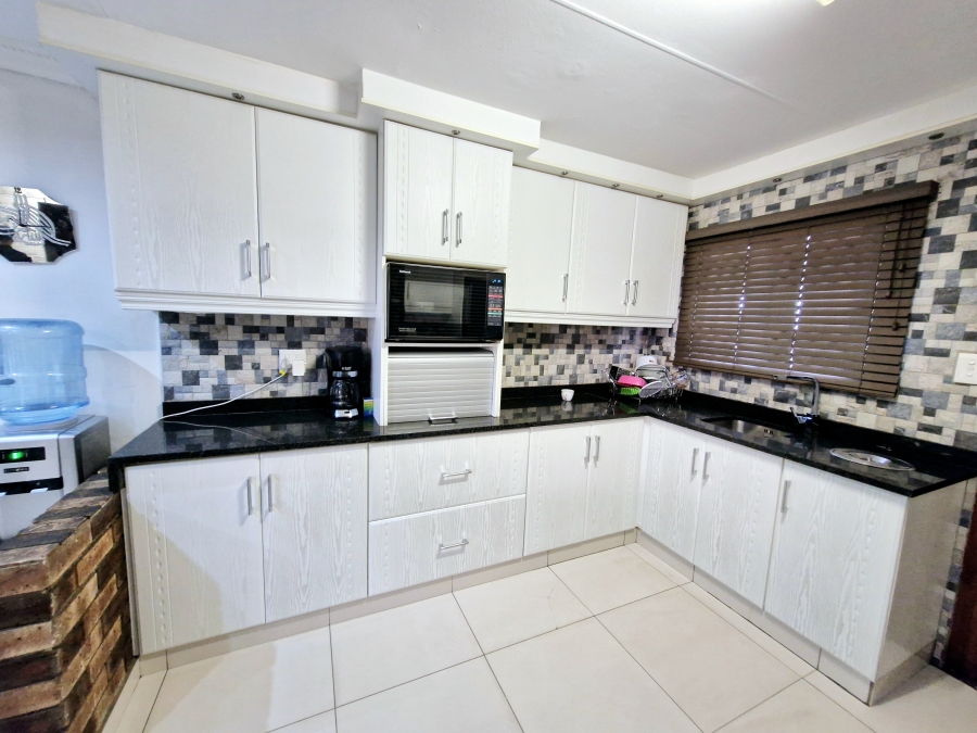 5 Bedroom Property for Sale in Rockford KwaZulu-Natal