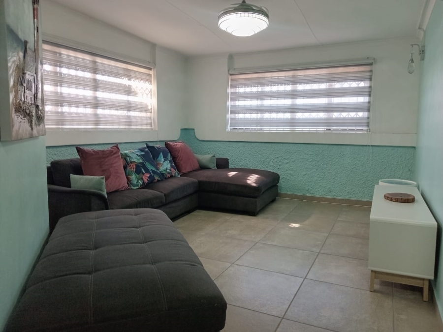 To Let 3 Bedroom Property for Rent in Margate KwaZulu-Natal