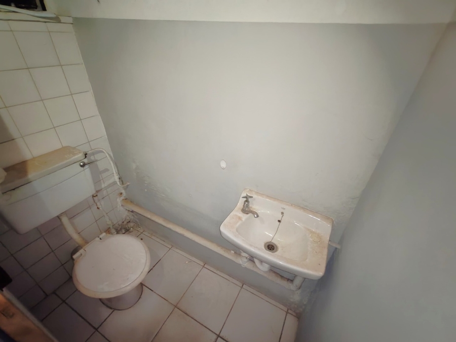 To Let commercial Property for Rent in Margate KwaZulu-Natal
