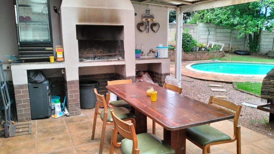 4 Bedroom Property for Sale in Chase Valley Heights KwaZulu-Natal