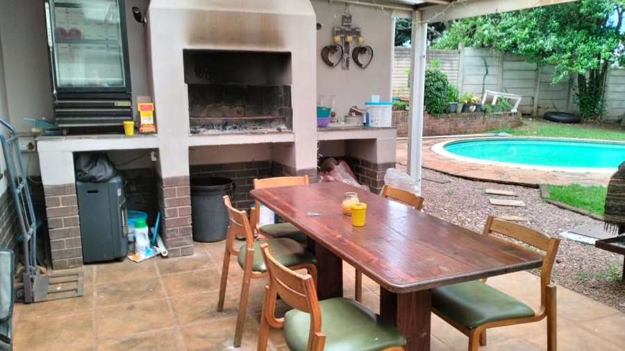 4 Bedroom Property for Sale in Chase Valley Heights KwaZulu-Natal
