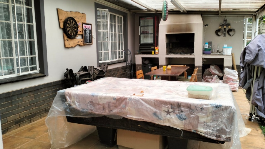 4 Bedroom Property for Sale in Chase Valley Heights KwaZulu-Natal