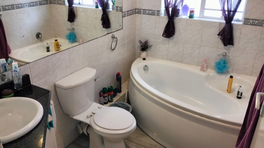 4 Bedroom Property for Sale in Chase Valley Heights KwaZulu-Natal
