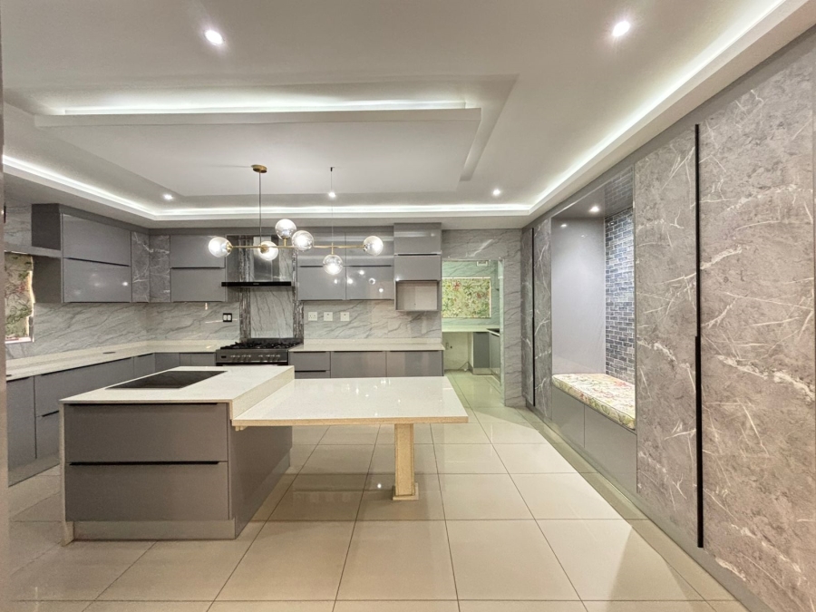 5 Bedroom Property for Sale in Ballito Central KwaZulu-Natal