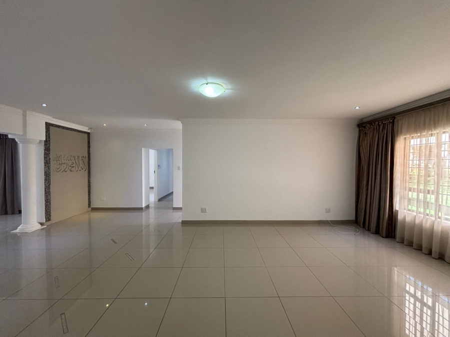 5 Bedroom Property for Sale in Ballito Central KwaZulu-Natal