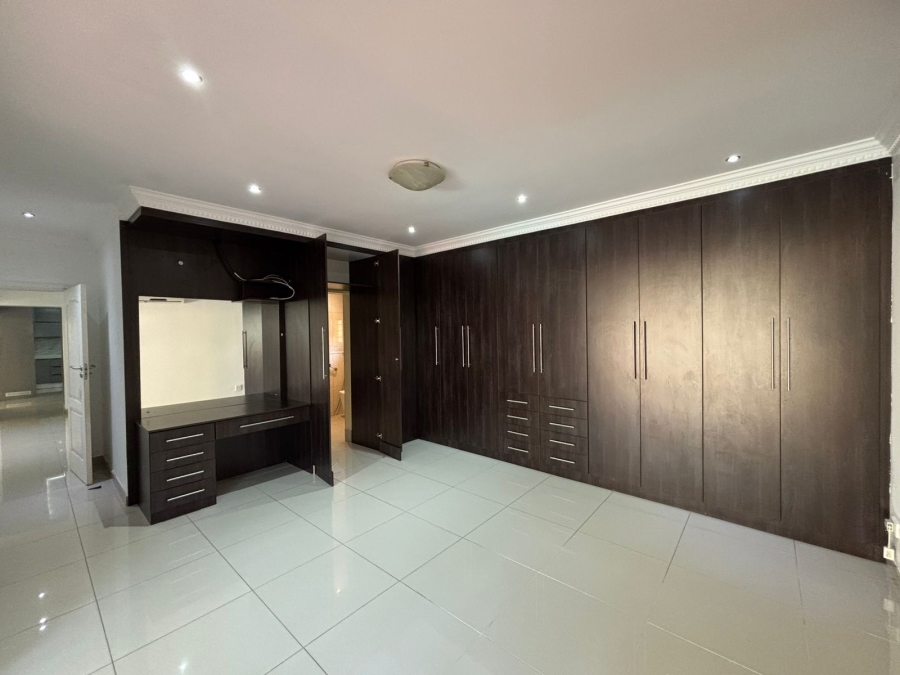 5 Bedroom Property for Sale in Ballito Central KwaZulu-Natal