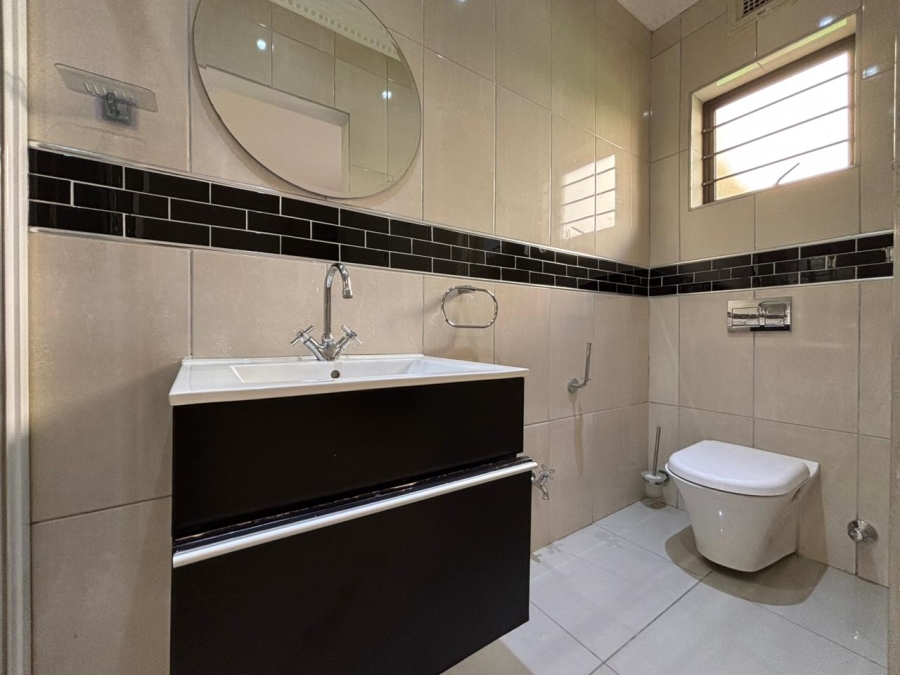5 Bedroom Property for Sale in Ballito Central KwaZulu-Natal
