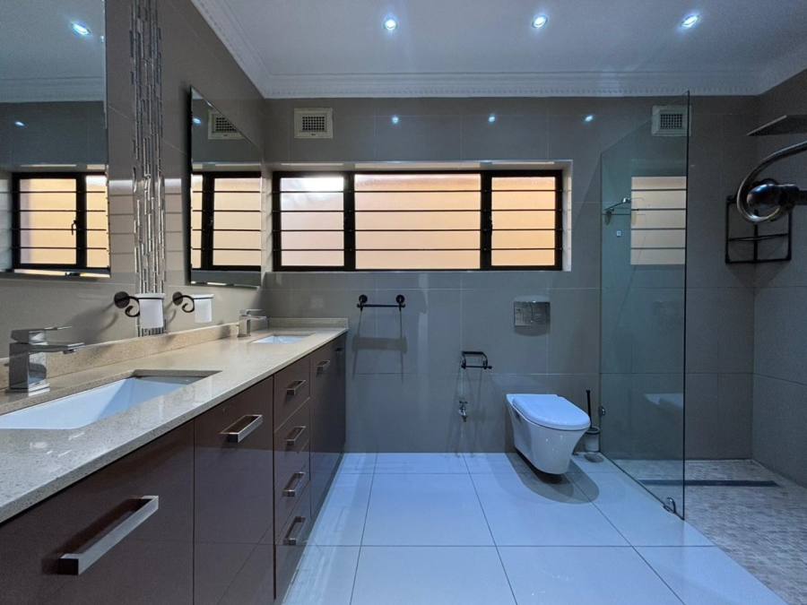 5 Bedroom Property for Sale in Ballito Central KwaZulu-Natal