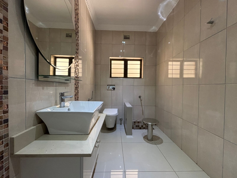 5 Bedroom Property for Sale in Ballito Central KwaZulu-Natal