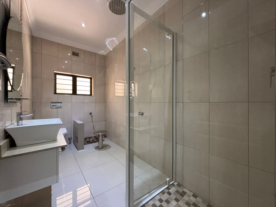 5 Bedroom Property for Sale in Ballito Central KwaZulu-Natal