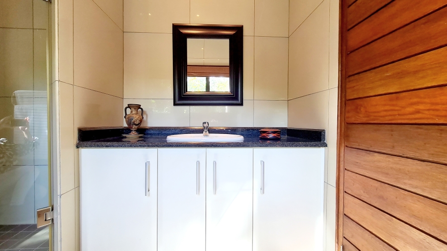 6 Bedroom Property for Sale in Pennington KwaZulu-Natal