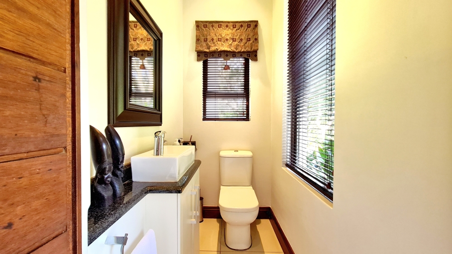 6 Bedroom Property for Sale in Pennington KwaZulu-Natal