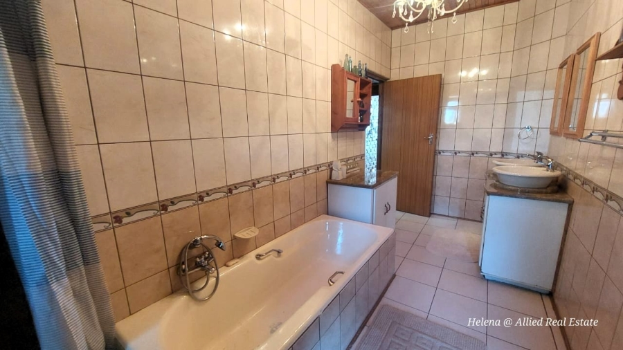 4 Bedroom Property for Sale in Pioneer Park KwaZulu-Natal