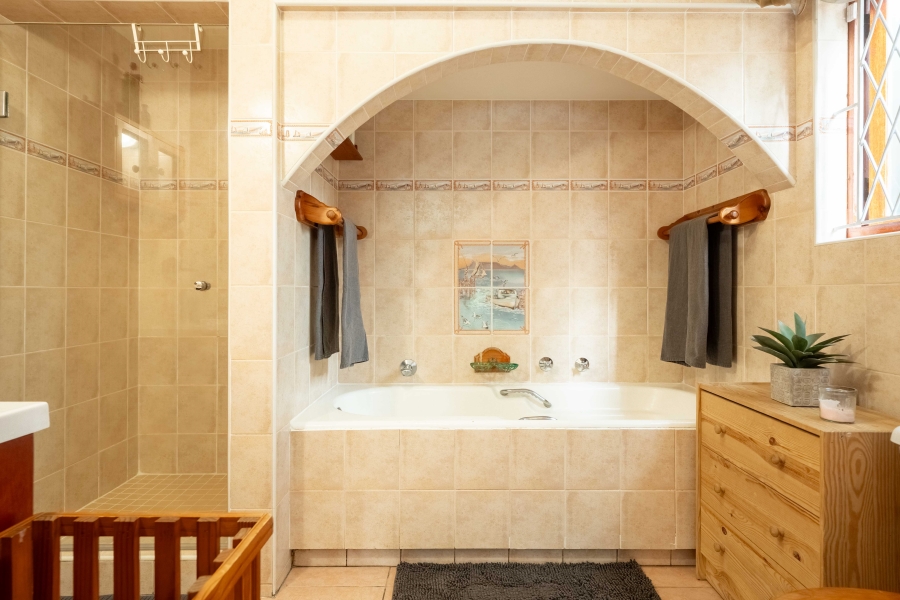 4 Bedroom Property for Sale in Amanzimtoti KwaZulu-Natal
