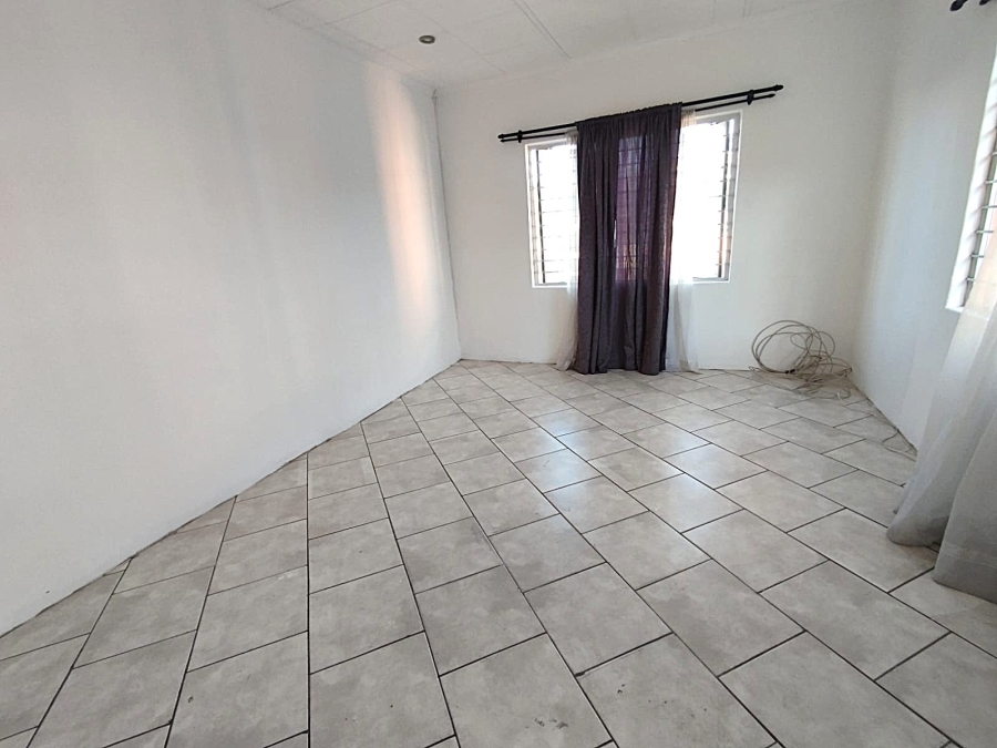 To Let 1 Bedroom Property for Rent in Bluff KwaZulu-Natal