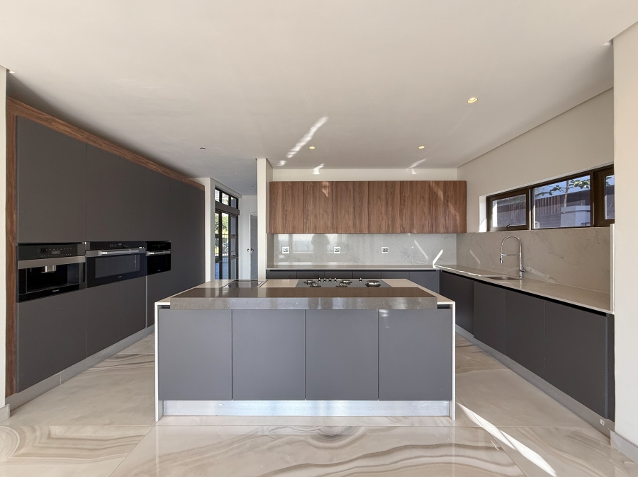 6 Bedroom Property for Sale in Izinga KwaZulu-Natal