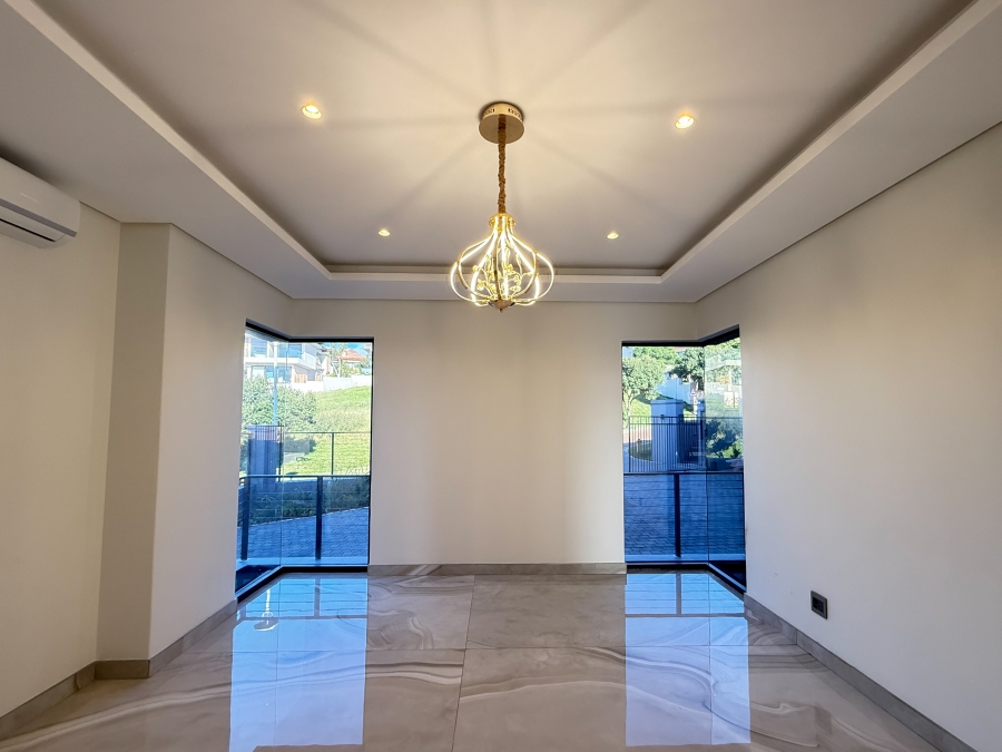 6 Bedroom Property for Sale in Izinga KwaZulu-Natal