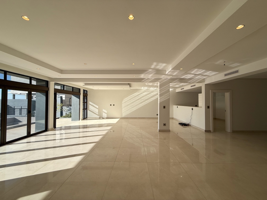 6 Bedroom Property for Sale in Izinga KwaZulu-Natal
